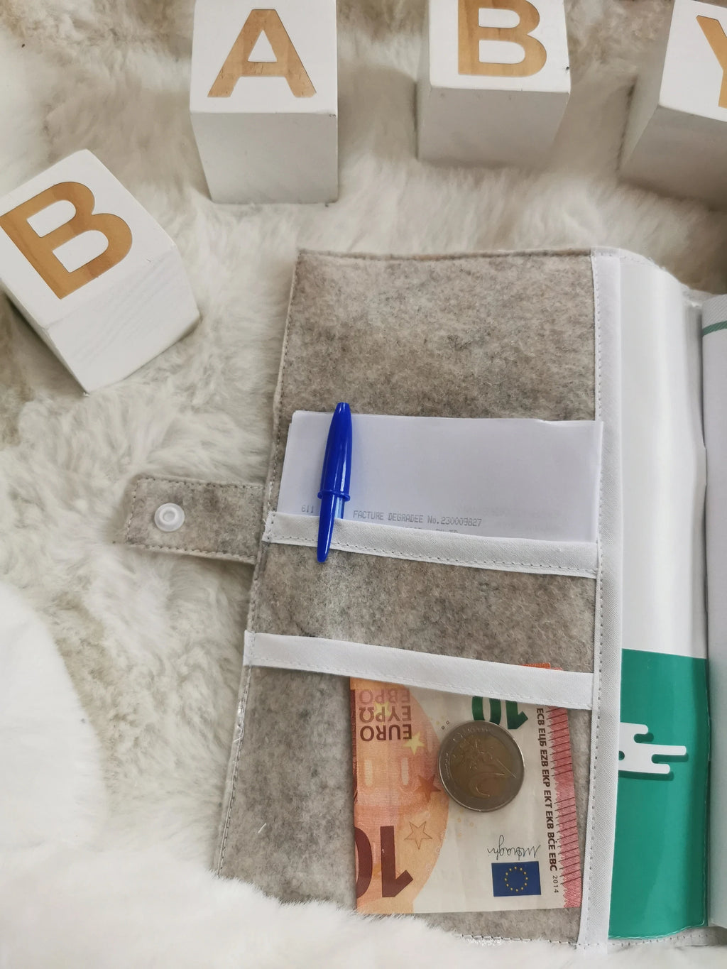 Protège Carnet de Santé en Feutrine – Animal Brodé Peluche