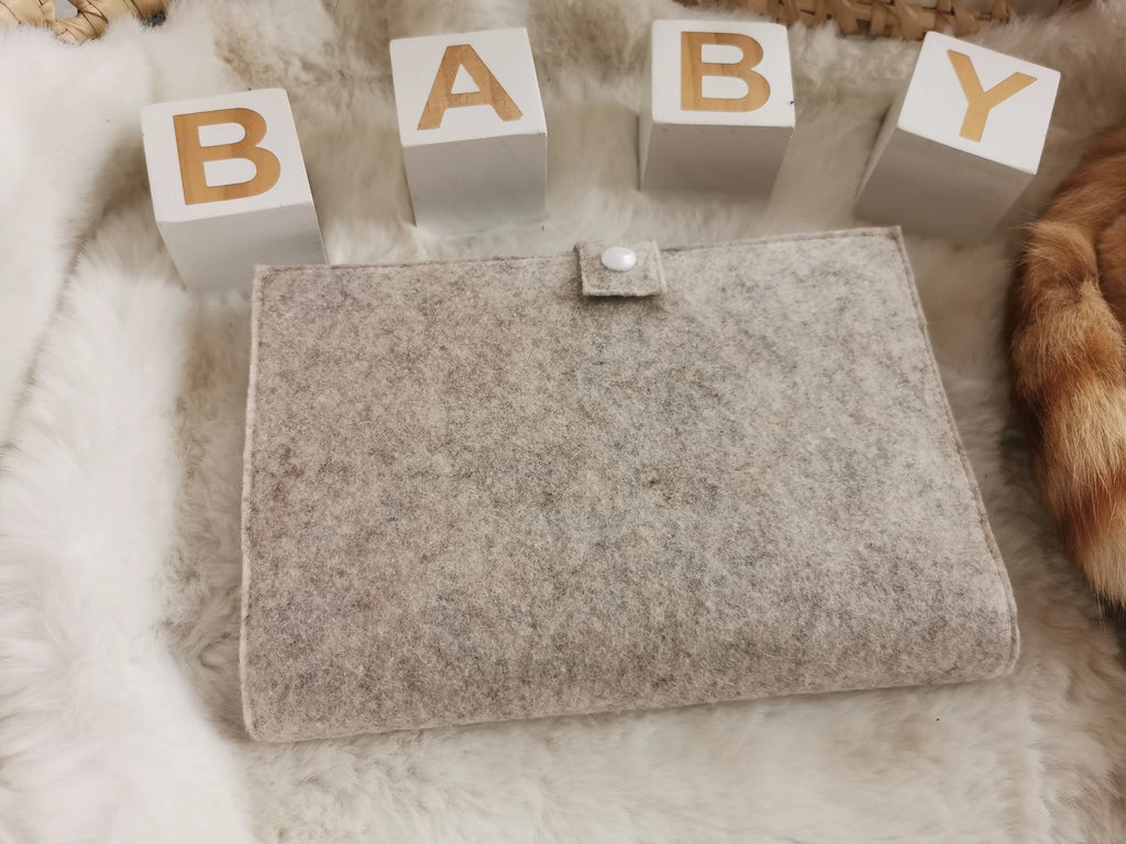 Protège Carnet de Santé en Feutrine – Animal Brodé Peluche