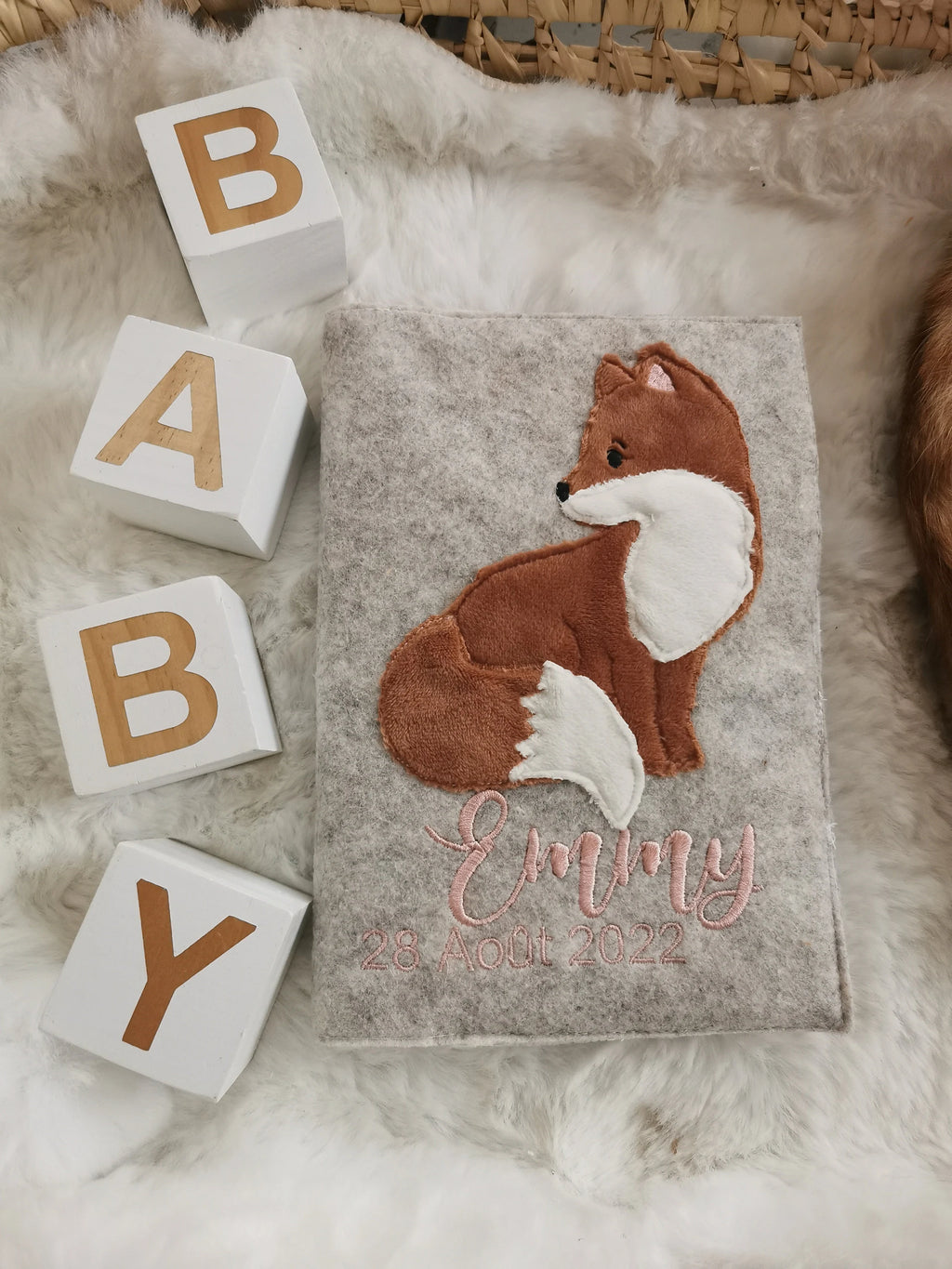Protège Carnet de Santé en Feutrine – Animal Brodé Peluche